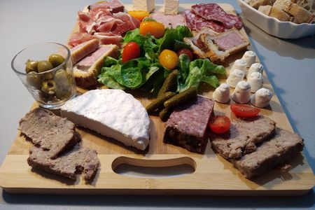 plateau de charcuterie et de fromage