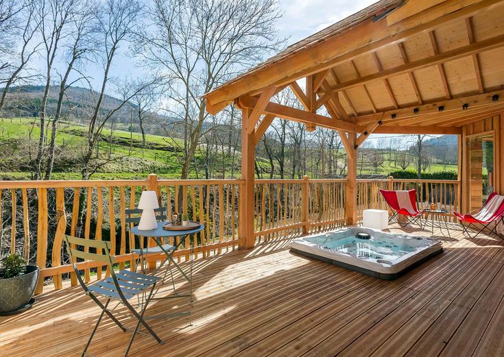 spa table et paysage cabane laurier