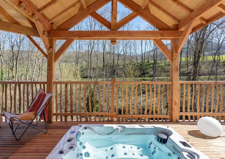 Spa et vu sur nature cabane verveine