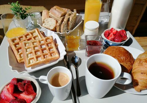 petit déjeuner sur la terrasse